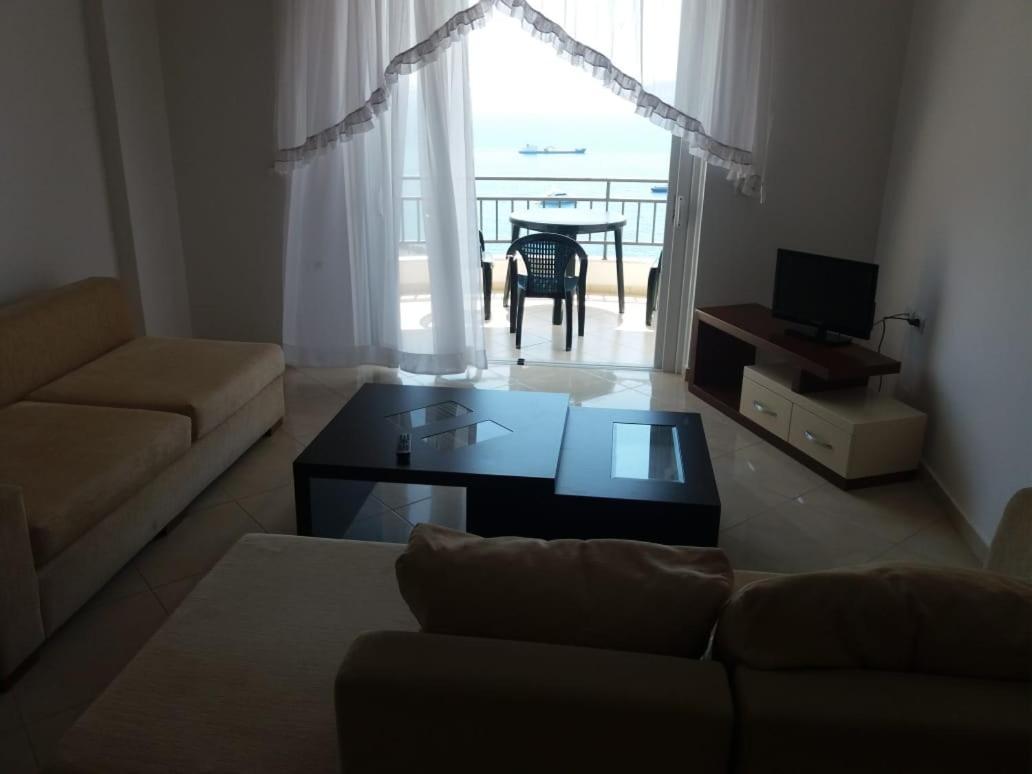 Sunny&Seaview Apartment Sarandë Buitenkant foto